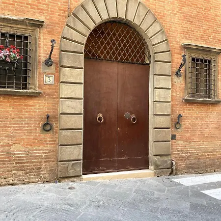 Apartment Violante House-appartamento In Centro Storico Siena